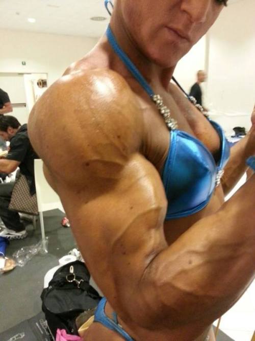 fightingboots:  Silvia Sarti  Roids but they look hot