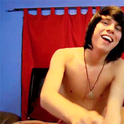 love-felix1958:  bonermakers:  He knows what feels good. Kyler being……Kyler!