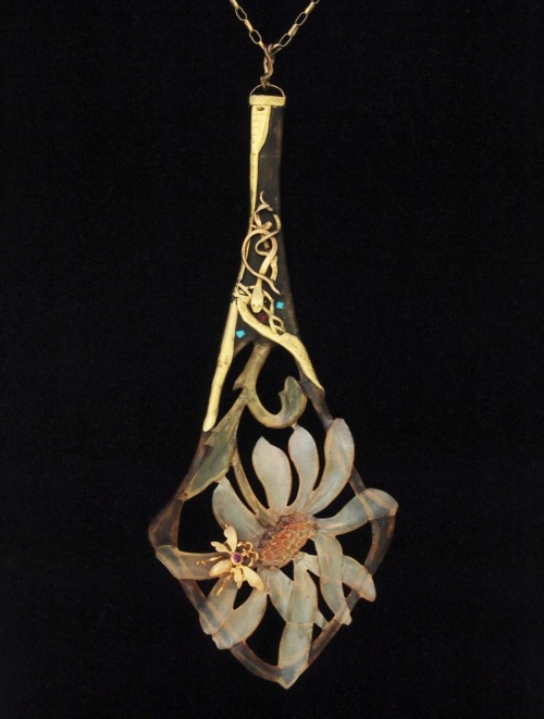 cair–paravel:Carved horn pendant by Georges Pierre (via).