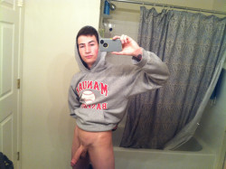 jockdays:  Hot studs, hung jocks, and thick cocks!http://jockdays.tumblr.com/