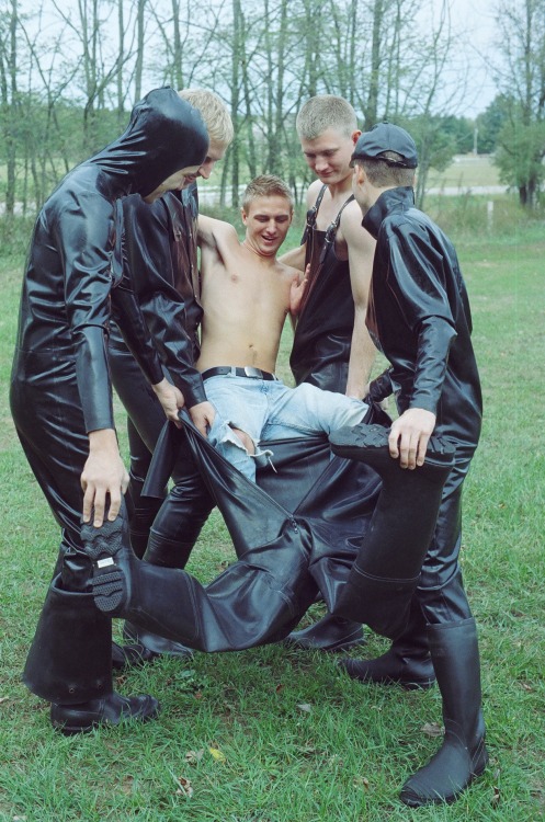 pigboysshowcase: Brandon captured and rubberized. porn pictures