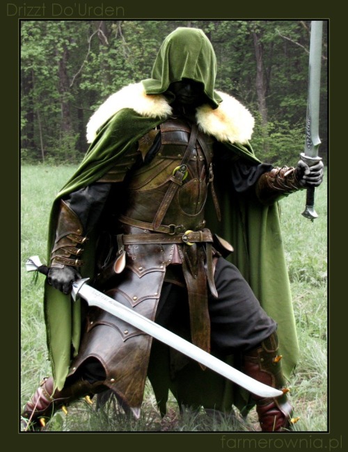 Love this armor!! ^O^ <3Pic from: http://farmer-bootoshysa.deviantart.com/art/Drizzt-Do-Urden-m