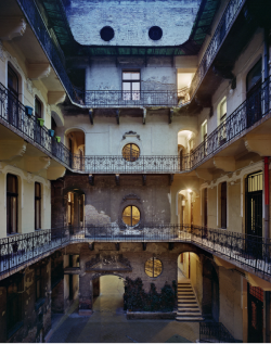 detournementsmineurs:“Budapest Courtyards” by Yves Marchand et Romain Meffre, Budapest, Hongrie, 2015.
