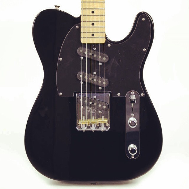 mmguitarbar:
“ Here’s another new Fender that excites me: the Classic Player Triple Telecaster. Three Custom Shop Nocaster bridge pickups is a combo I’ve always wanted to try. Seriously Fender. Way to go. Glad to see some weirdness in the line....