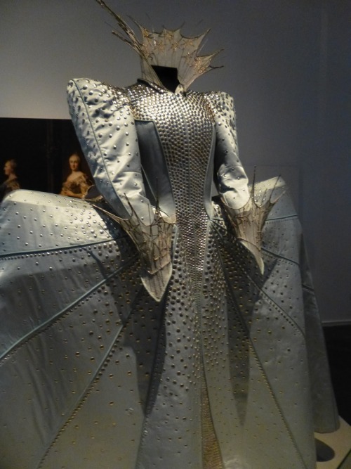 Thierry Mugler’s costume for Lady Macbeth, Festival d'Avignon, 1985