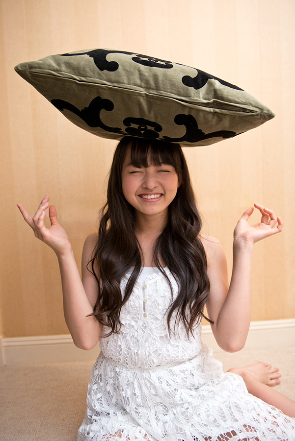 unknown999:  伊藤万理華 (3/3) (via ナタリー - [Power Push] 乃木坂46「バレッタ」選抜バック8