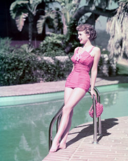 Janet Leigh at the pool 