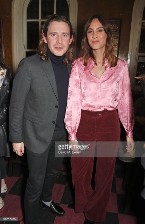 arcticmonkeysbr:
“LOOK WHO’S APPEARED! Jamie Cook & Alexa Chung! Jamie was at the ALEXACHUNG Fantastic Collection Party!
📅 30.01.2018
”