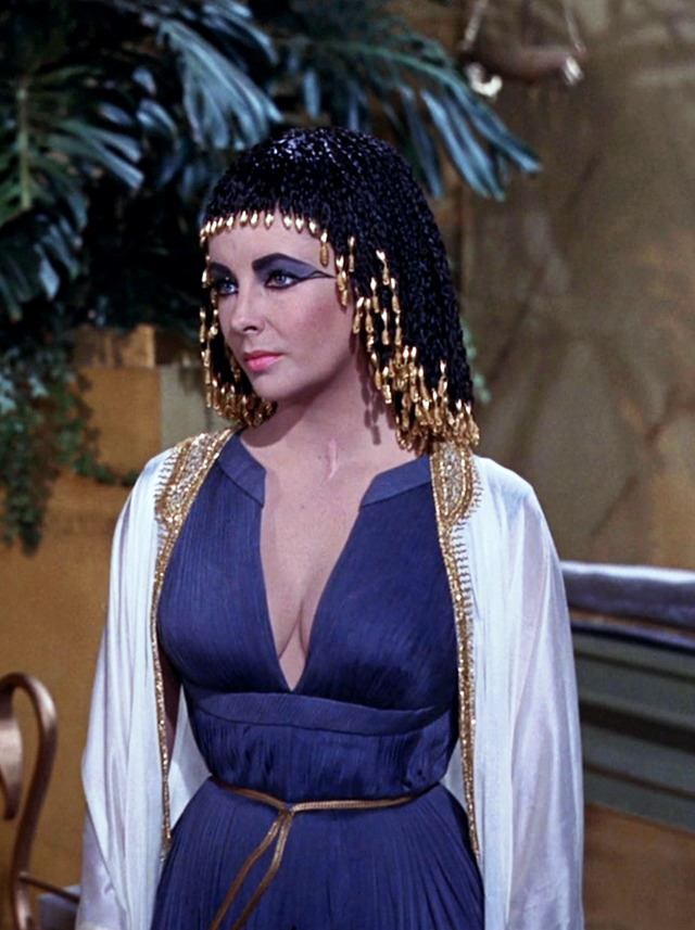 kuku-moon:  Elizabeth Taylor had a total of 65 costume changes in Cleopatra (1963),