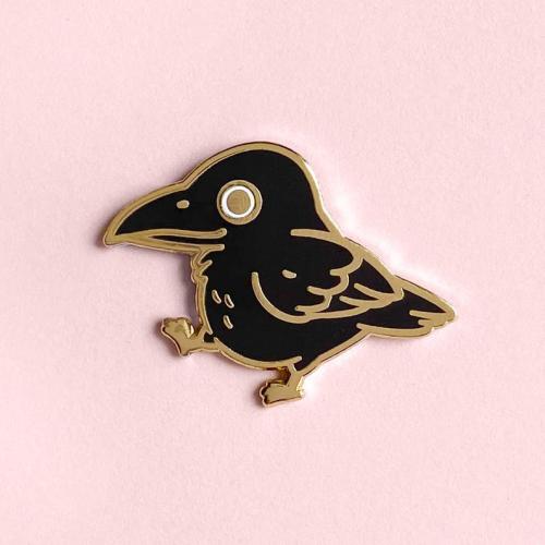 wettthepottterheadss4120: magicalshopping: ♡ Chubby Crow Pin ♡ Waaaannnnttttt