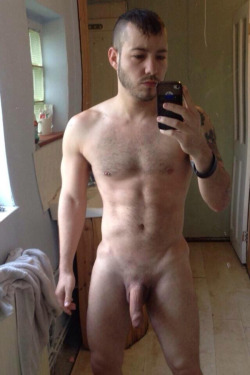 nudemanpost:  See more nude gay cam boys