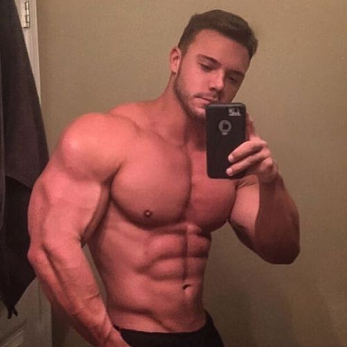 lumbrjax:  Instagram user @macrobinsonofficial http://ift.tt/1Lv8qVD 