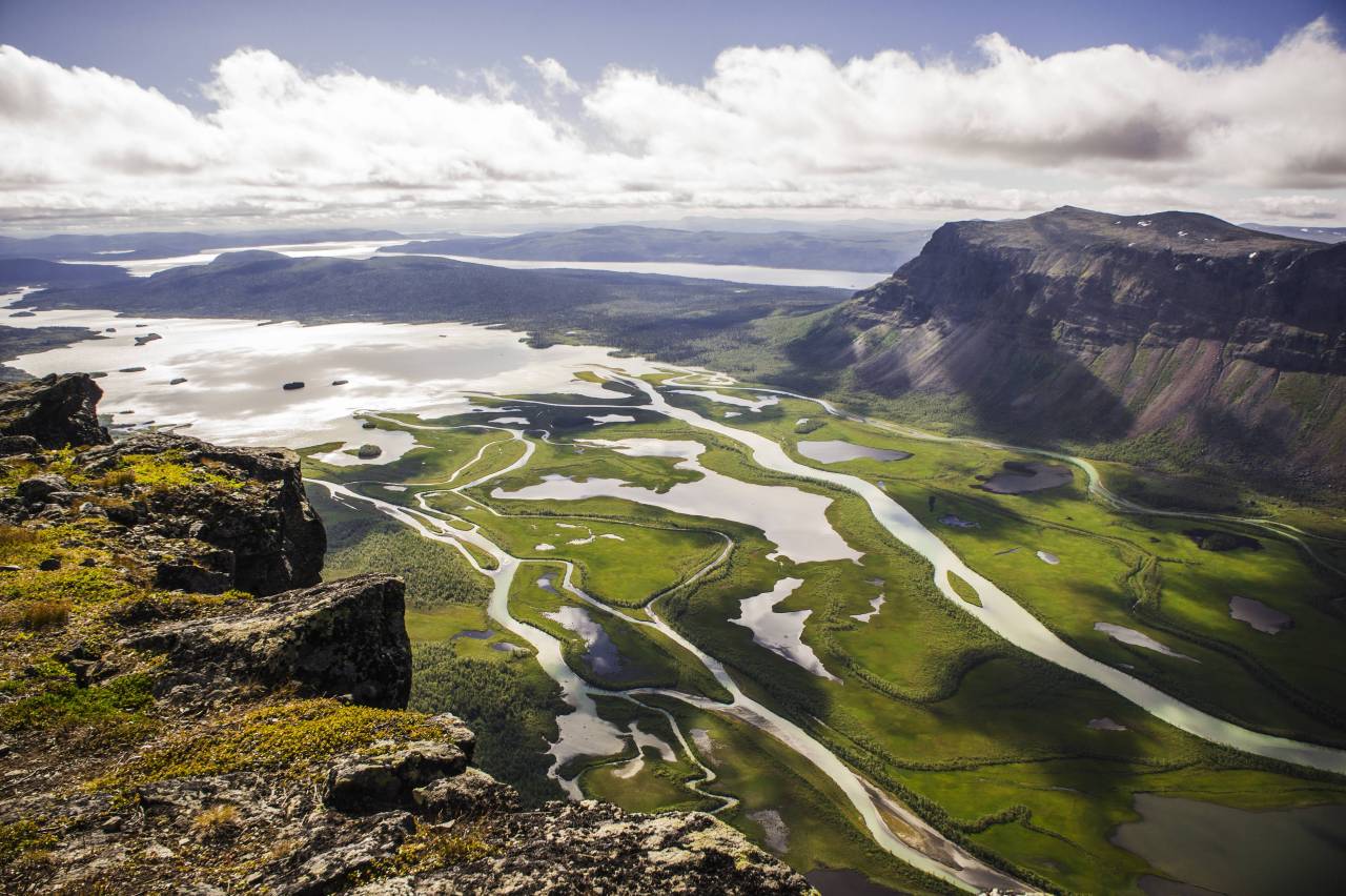 earthporn-org:  From the top of Skierfe, Sweden 