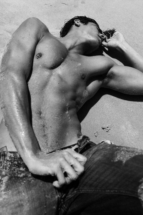 the-edge-of-pleasure:  http://the-edge-of-pleasure.tumblr.com/ 