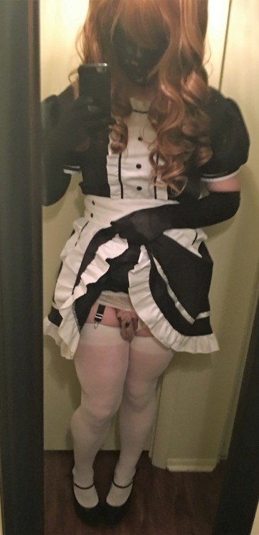 mademoisellefetisch:I’m your maid for 24 hours. You have the key. What would you have me do? ;3