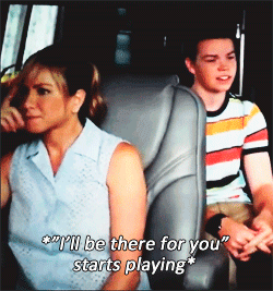 the-absolute-best-posts:  Jennifer Aniston’s reaction when the &ldquo;Friends&rdquo; theme