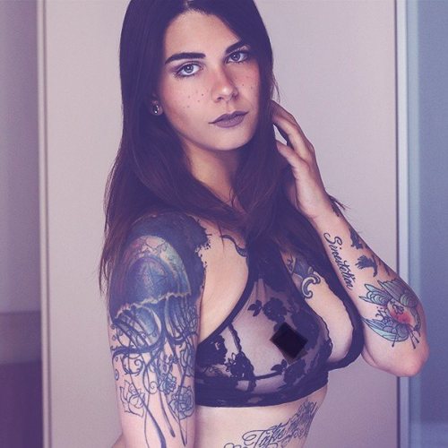 Thank you @robydemaria ♡♡♡ Cropped/Sorry for censorship#ultimasg #ultima #inkedmodel #suicidegirls