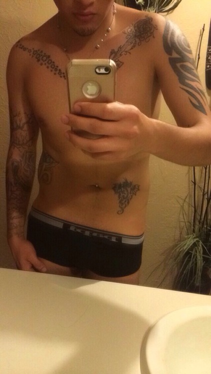 tensixteen1016:  Photo set of submissions from i-datgoodshit-love.tumblr.com Follow Me For More Gay Porn  Pretty hole