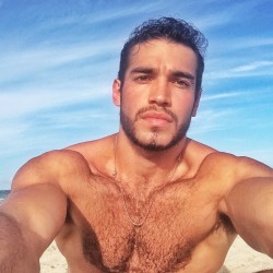 mymenstocktaking:  Sexy shirtless selfies by Javier Castillo