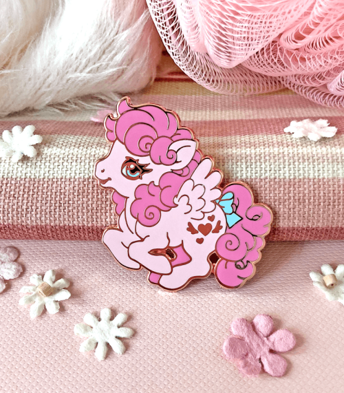 Love is in the air and these pretty pink ponies are prancing into your heart ♥ My newest set of limi