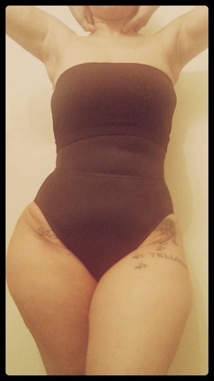 Porn photo nitaselfie:  #Curves #thick #selfie 