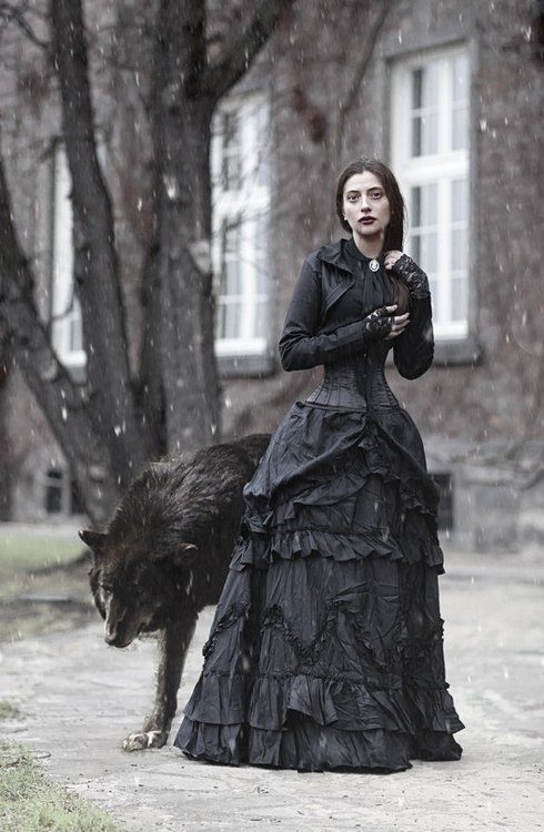 victorian-goth:  Victorian goth http://victorian-goth.tumblr.com/