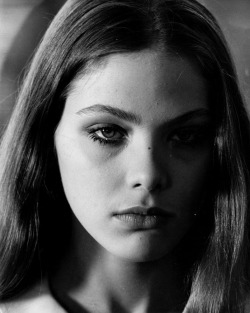 mudwerks:    Ornella Muti StBW#2022  