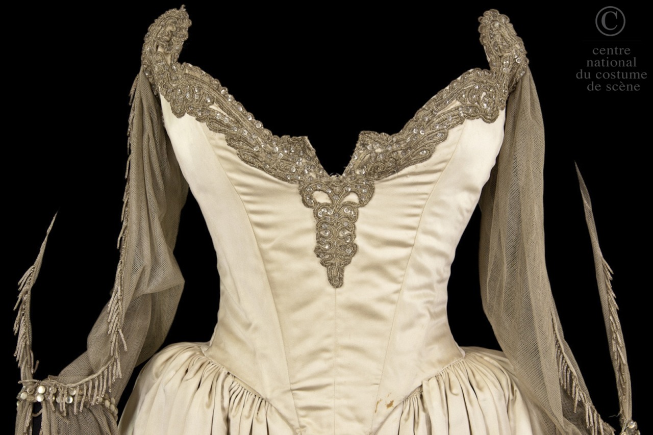fripperiesandfobs:  Costume designed by Alfred Devred for Cecile Sorel in the 1909