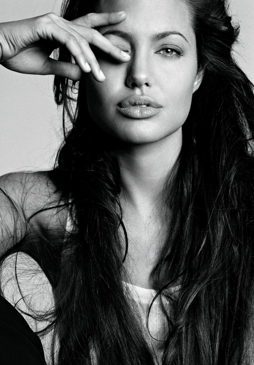 le-jolie:Angelina Jolie photographed by Michael Thompson - 2001