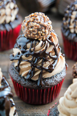 do-not-touch-my-food:  Triple Chocolate Nutella Cupcakes  