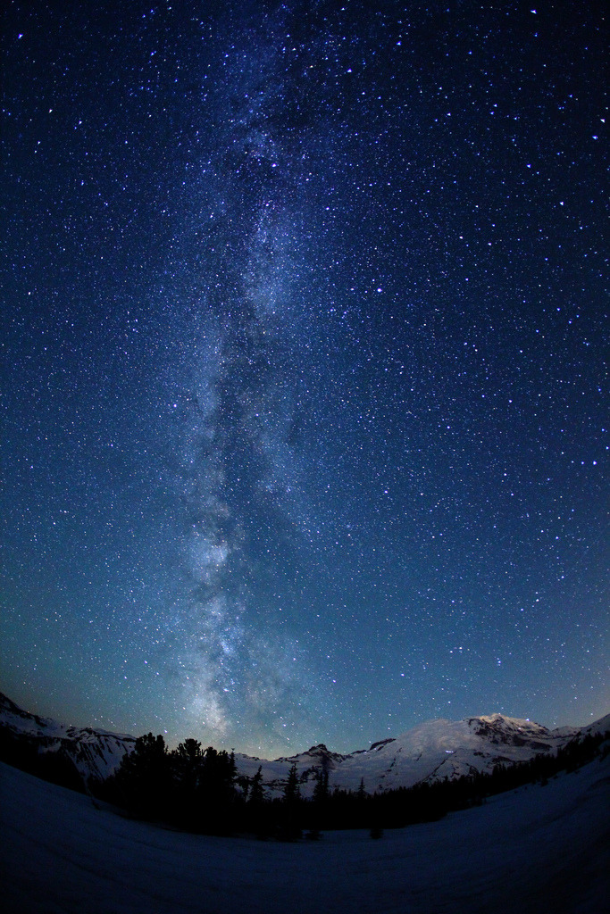 brutalgeneration:  The Milky Way Over Mount Rainier (by jeremyjonkman)