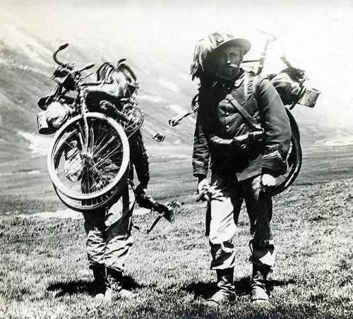 Italian Bersaglieri with foldup bicylces on their backs, World War I.