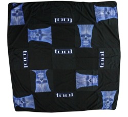 TOOL BLANKET MADE OF TSHIRTS