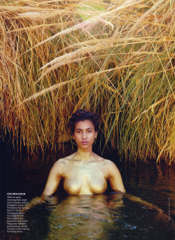 imaanhammamofficial:  Desert Calm, Imaan Hammam photographed by Patrick Demarchelier for Vogue US | January 2016 