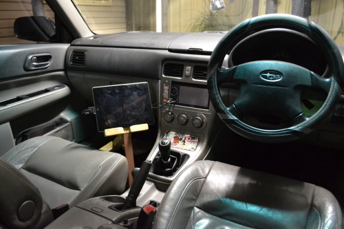 mattyfoz:  so, i got sick of not being able to use my ipad in the car to find music and shit, so i made this out of scrap wood laying around the shed. a thing, to hold my ipad in the car cause i’m too cheap to go and buy a ipod holder thingy from the