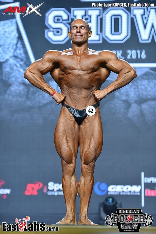 themuscleworshipdiaries:  sannong:    Bobro Sergey (Бобро Сергей) - 2016 Siberian Power Show, 80 kg.Tight as a fucking drum and loving it!  Fuck yeah!! Love that dry shredded conditioning and those cheeky facial expressions!