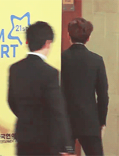 chandoo: dongwoo’s hands…