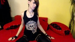  Online right now on #chaturbate chaturbate.com/femmiecristine/   @ChaturbateShare @ChaturbateTrans   