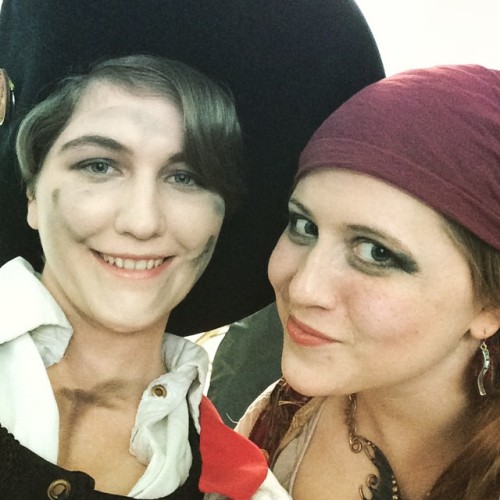 Hangin’ with Rouge. #photoshoots #misbehavinmaidens #piracy #shenanigans