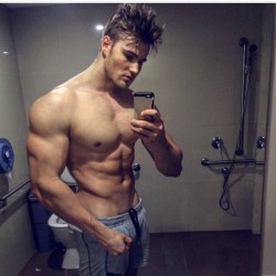 lumbrjax:  Instagram user @carltonloth http://ift.tt/20uM3r3
