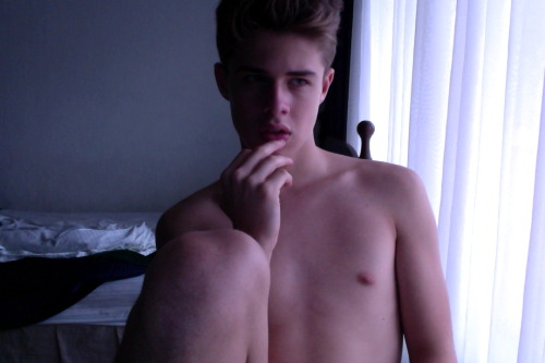 lxscivious:  ▼Explicit Pale▲ 