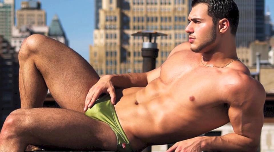 meniloveat5280:  Over 70,000 pics of The Art of Man. tumblr batch upload bloadr.com