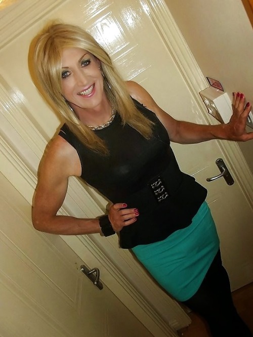 crossdressermeatandfeet:  https://www.tumblr.com/blog/crossdressermeatandfeet follow, enjoy, reblog!!!! amateur submissions invited and welcome - especially if they feature CD meat and feet!