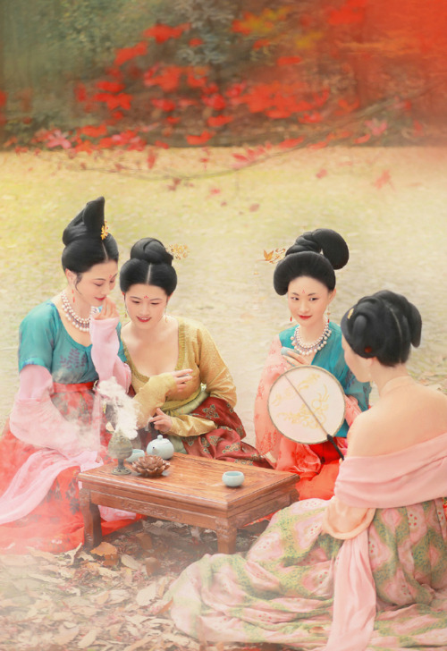 Traditional Chinese hanfu by 摄影师蝈蝈小姐