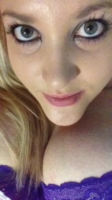 dirty-flirty:  Theres always a reason to be happy. #fatlife#bbw#blondie  Them eyes though