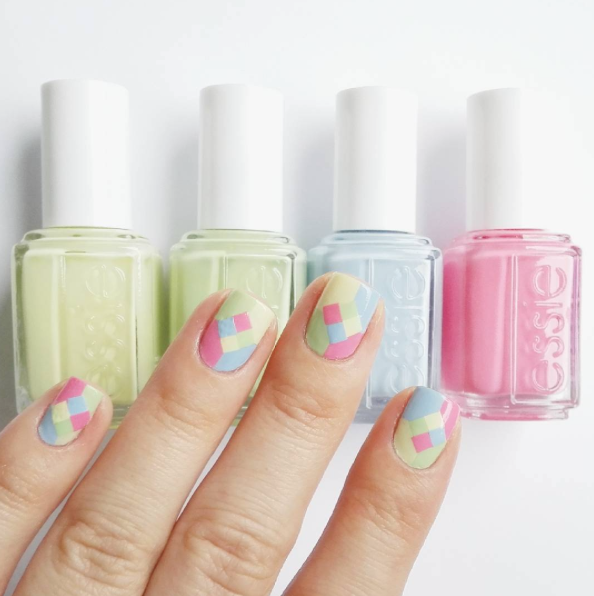 Season Of The Pastels: Essie Rock The Boat and Pink About It