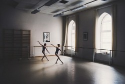 slanting:  ballet (by Viktor gårdsäter)