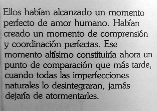 vueltaygiro:  Fragmento AfrodisiacoAnaïs Nin.