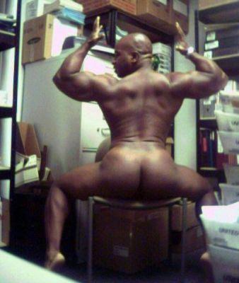 blkbugatti: seeker310: keahimakua:  Brown thick nekkid bold  Hot!! Kings!!Fave please Reblog I love 