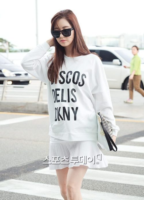 korean airport fashion